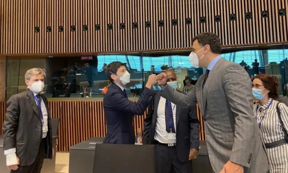 Στη Σύνοδο του Συμβουλίου Υπουργών Υγείας ο Β. Κικίλιας